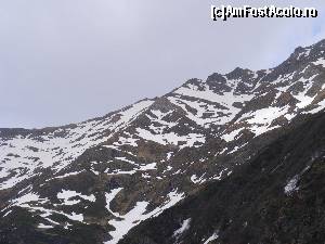 [P27] Zapada pe versantul sudic al Fagarasului.  » foto by liviu49
 - 
<span class="allrVoted glyphicon glyphicon-heart hidden" id="av679121"></span>
<a class="m-l-10 hidden" id="sv679121" onclick="voting_Foto_DelVot(,679121,1790)" role="button">șterge vot <span class="glyphicon glyphicon-remove"></span></a>
<a id="v9679121" class=" c-red"  onclick="voting_Foto_SetVot(679121)" role="button"><span class="glyphicon glyphicon-heart-empty"></span> <b>LIKE</b> = Votează poza</a> <img class="hidden"  id="f679121W9" src="/imagini/loader.gif" border="0" /><span class="AjErrMes hidden" id="e679121ErM"></span>
