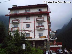 [P03] Suntem la Balea Cascada unde facem un mic popas de o cafea.  » foto by vega06
 - 
<span class="allrVoted glyphicon glyphicon-heart hidden" id="av570941"></span>
<a class="m-l-10 hidden" id="sv570941" onclick="voting_Foto_DelVot(,570941,1790)" role="button">șterge vot <span class="glyphicon glyphicon-remove"></span></a>
<a id="v9570941" class=" c-red"  onclick="voting_Foto_SetVot(570941)" role="button"><span class="glyphicon glyphicon-heart-empty"></span> <b>LIKE</b> = Votează poza</a> <img class="hidden"  id="f570941W9" src="/imagini/loader.gif" border="0" /><span class="AjErrMes hidden" id="e570941ErM"></span>