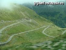 [P11] drumul coboara si ofera o vedere mai mare asupra zonei Argesului » foto by geosler
 - 
<span class="allrVoted glyphicon glyphicon-heart hidden" id="av164814"></span>
<a class="m-l-10 hidden" id="sv164814" onclick="voting_Foto_DelVot(,164814,1790)" role="button">șterge vot <span class="glyphicon glyphicon-remove"></span></a>
<a id="v9164814" class=" c-red"  onclick="voting_Foto_SetVot(164814)" role="button"><span class="glyphicon glyphicon-heart-empty"></span> <b>LIKE</b> = Votează poza</a> <img class="hidden"  id="f164814W9" src="/imagini/loader.gif" border="0" /><span class="AjErrMes hidden" id="e164814ErM"></span>