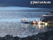 [P05] Pontonul pentru micile ambarcațiuni ce străbat apele lacului Vidraru își aștepta oaspeții » foto by mariana.olaru
 - 
<span class="allrVoted glyphicon glyphicon-heart hidden" id="av162674"></span>
<a class="m-l-10 hidden" id="sv162674" onclick="voting_Foto_DelVot(,162674,1790)" role="button">șterge vot <span class="glyphicon glyphicon-remove"></span></a>
<a id="v9162674" class=" c-red"  onclick="voting_Foto_SetVot(162674)" role="button"><span class="glyphicon glyphicon-heart-empty"></span> <b>LIKE</b> = Votează poza</a> <img class="hidden"  id="f162674W9" src="/imagini/loader.gif" border="0" /><span class="AjErrMes hidden" id="e162674ErM"></span>