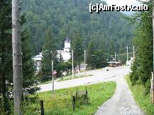 [P05] Zona Piscul Negru - DN7C, iar pe partea cealalta de sosea se vede o biserica » foto by ascent
 - 
<span class="allrVoted glyphicon glyphicon-heart hidden" id="av156578"></span>
<a class="m-l-10 hidden" id="sv156578" onclick="voting_Foto_DelVot(,156578,1790)" role="button">șterge vot <span class="glyphicon glyphicon-remove"></span></a>
<a id="v9156578" class=" c-red"  onclick="voting_Foto_SetVot(156578)" role="button"><span class="glyphicon glyphicon-heart-empty"></span> <b>LIKE</b> = Votează poza</a> <img class="hidden"  id="f156578W9" src="/imagini/loader.gif" border="0" /><span class="AjErrMes hidden" id="e156578ErM"></span>