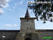 [P03] Turnul pe sub care se intra in curtea manastiri » foto by dannek
 - 
<span class="allrVoted glyphicon glyphicon-heart hidden" id="av166924"></span>
<a class="m-l-10 hidden" id="sv166924" onclick="voting_Foto_DelVot(,166924,1792)" role="button">șterge vot <span class="glyphicon glyphicon-remove"></span></a>
<a id="v9166924" class=" c-red"  onclick="voting_Foto_SetVot(166924)" role="button"><span class="glyphicon glyphicon-heart-empty"></span> <b>LIKE</b> = Votează poza</a> <img class="hidden"  id="f166924W9" src="/imagini/loader.gif" border="0" /><span class="AjErrMes hidden" id="e166924ErM"></span>