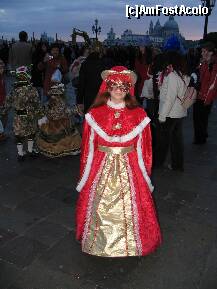 [P18] Costum pe strazile Venetiei la carnaval » foto by luciaoradea
 - 
<span class="allrVoted glyphicon glyphicon-heart hidden" id="av169500"></span>
<a class="m-l-10 hidden" id="sv169500" onclick="voting_Foto_DelVot(,169500,1793)" role="button">șterge vot <span class="glyphicon glyphicon-remove"></span></a>
<a id="v9169500" class=" c-red"  onclick="voting_Foto_SetVot(169500)" role="button"><span class="glyphicon glyphicon-heart-empty"></span> <b>LIKE</b> = Votează poza</a> <img class="hidden"  id="f169500W9" src="/imagini/loader.gif" border="0" /><span class="AjErrMes hidden" id="e169500ErM"></span>