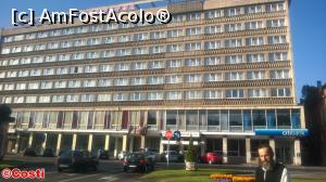 [P02] Hotelul Capitol, văzut de pe cealaltă parte a Bulevardului Eroilor » foto by Costi
 - 
<span class="allrVoted glyphicon glyphicon-heart hidden" id="av876742"></span>
<a class="m-l-10 hidden" id="sv876742" onclick="voting_Foto_DelVot(,876742,1830)" role="button">șterge vot <span class="glyphicon glyphicon-remove"></span></a>
<a id="v9876742" class=" c-red"  onclick="voting_Foto_SetVot(876742)" role="button"><span class="glyphicon glyphicon-heart-empty"></span> <b>LIKE</b> = Votează poza</a> <img class="hidden"  id="f876742W9" src="/imagini/loader.gif" border="0" /><span class="AjErrMes hidden" id="e876742ErM"></span>