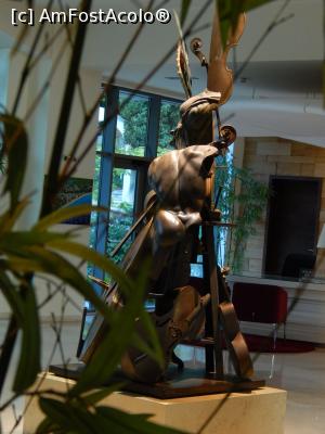 [P16] Detaliu din holul de la receptia hotelului (e totusi un hotel de 5*!)  » foto by myk007
 - 
<span class="allrVoted glyphicon glyphicon-heart hidden" id="av781161"></span>
<a class="m-l-10 hidden" id="sv781161" onclick="voting_Foto_DelVot(,781161,1831)" role="button">șterge vot <span class="glyphicon glyphicon-remove"></span></a>
<a id="v9781161" class=" c-red"  onclick="voting_Foto_SetVot(781161)" role="button"><span class="glyphicon glyphicon-heart-empty"></span> <b>LIKE</b> = Votează poza</a> <img class="hidden"  id="f781161W9" src="/imagini/loader.gif" border="0" /><span class="AjErrMes hidden" id="e781161ErM"></span>
