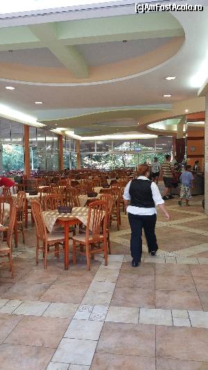 [P20] restaurant Vita Park, sala de masa si terasa exterioara, ...  » foto by marian60
 - 
<span class="allrVoted glyphicon glyphicon-heart hidden" id="av667289"></span>
<a class="m-l-10 hidden" id="sv667289" onclick="voting_Foto_DelVot(,667289,1850)" role="button">șterge vot <span class="glyphicon glyphicon-remove"></span></a>
<a id="v9667289" class=" c-red"  onclick="voting_Foto_SetVot(667289)" role="button"><span class="glyphicon glyphicon-heart-empty"></span> <b>LIKE</b> = Votează poza</a> <img class="hidden"  id="f667289W9" src="/imagini/loader.gif" border="0" /><span class="AjErrMes hidden" id="e667289ErM"></span>