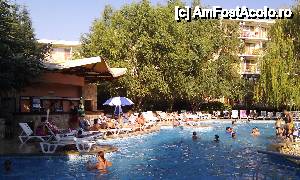 [P16] piscine mare de 1.40m si barul de la piscina » foto by alba.ca.zapada
 - 
<span class="allrVoted glyphicon glyphicon-heart hidden" id="av460339"></span>
<a class="m-l-10 hidden" id="sv460339" onclick="voting_Foto_DelVot(,460339,1850)" role="button">șterge vot <span class="glyphicon glyphicon-remove"></span></a>
<a id="v9460339" class=" c-red"  onclick="voting_Foto_SetVot(460339)" role="button"><span class="glyphicon glyphicon-heart-empty"></span> <b>LIKE</b> = Votează poza</a> <img class="hidden"  id="f460339W9" src="/imagini/loader.gif" border="0" /><span class="AjErrMes hidden" id="e460339ErM"></span>