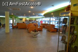 [P04] Receptia, in fundal barul din lobby » foto by AZE
 - 
<span class="allrVoted glyphicon glyphicon-heart hidden" id="av751628"></span>
<a class="m-l-10 hidden" id="sv751628" onclick="voting_Foto_DelVot(,751628,1851)" role="button">șterge vot <span class="glyphicon glyphicon-remove"></span></a>
<a id="v9751628" class=" c-red"  onclick="voting_Foto_SetVot(751628)" role="button"><span class="glyphicon glyphicon-heart-empty"></span> <b>LIKE</b> = Votează poza</a> <img class="hidden"  id="f751628W9" src="/imagini/loader.gif" border="0" /><span class="AjErrMes hidden" id="e751628ErM"></span>