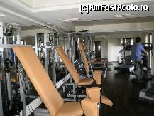 [P10] Sala de fitness - foarte bine dotata. » foto by Floria
 - 
<span class="allrVoted glyphicon glyphicon-heart hidden" id="av309645"></span>
<a class="m-l-10 hidden" id="sv309645" onclick="voting_Foto_DelVot(,309645,1912)" role="button">șterge vot <span class="glyphicon glyphicon-remove"></span></a>
<a id="v9309645" class=" c-red"  onclick="voting_Foto_SetVot(309645)" role="button"><span class="glyphicon glyphicon-heart-empty"></span> <b>LIKE</b> = Votează poza</a> <img class="hidden"  id="f309645W9" src="/imagini/loader.gif" border="0" /><span class="AjErrMes hidden" id="e309645ErM"></span>