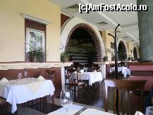 [P19] Restaurantul primitor - privelistea de la fereastra este minunata. » foto by Floria
 - 
<span class="allrVoted glyphicon glyphicon-heart hidden" id="av309664"></span>
<a class="m-l-10 hidden" id="sv309664" onclick="voting_Foto_DelVot(,309664,1912)" role="button">șterge vot <span class="glyphicon glyphicon-remove"></span></a>
<a id="v9309664" class=" c-red"  onclick="voting_Foto_SetVot(309664)" role="button"><span class="glyphicon glyphicon-heart-empty"></span> <b>LIKE</b> = Votează poza</a> <img class="hidden"  id="f309664W9" src="/imagini/loader.gif" border="0" /><span class="AjErrMes hidden" id="e309664ErM"></span>