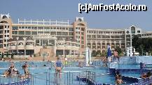 [P02] hotelul M.B. cu piscina din dotare...
cupolele cu acoperis maron sunt aferente terasei barului de etaj 1, se zice cel mai bun din resort, deschis noapte de noapte pana la ora 2! » foto by mariand
 - 
<span class="allrVoted glyphicon glyphicon-heart hidden" id="av120685"></span>
<a class="m-l-10 hidden" id="sv120685" onclick="voting_Foto_DelVot(,120685,1931)" role="button">șterge vot <span class="glyphicon glyphicon-remove"></span></a>
<a id="v9120685" class=" c-red"  onclick="voting_Foto_SetVot(120685)" role="button"><span class="glyphicon glyphicon-heart-empty"></span> <b>LIKE</b> = Votează poza</a> <img class="hidden"  id="f120685W9" src="/imagini/loader.gif" border="0" /><span class="AjErrMes hidden" id="e120685ErM"></span>