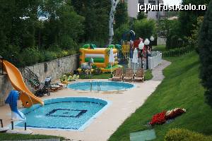 [P18] Piscine și loc de joacă pentru cei mai mici oaspeți ai resortului.  » foto by Flaviu
 - 
<span class="allrVoted glyphicon glyphicon-heart hidden" id="av623659"></span>
<a class="m-l-10 hidden" id="sv623659" onclick="voting_Foto_DelVot(,623659,1936)" role="button">șterge vot <span class="glyphicon glyphicon-remove"></span></a>
<a id="v9623659" class=" c-red"  onclick="voting_Foto_SetVot(623659)" role="button"><span class="glyphicon glyphicon-heart-empty"></span> <b>LIKE</b> = Votează poza</a> <img class="hidden"  id="f623659W9" src="/imagini/loader.gif" border="0" /><span class="AjErrMes hidden" id="e623659ErM"></span>