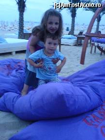 [P04] noi stam la bere iar copii se fugareau pe perne si prin nisip » foto by alinamitru
 - 
<span class="allrVoted glyphicon glyphicon-heart hidden" id="av94208"></span>
<a class="m-l-10 hidden" id="sv94208" onclick="voting_Foto_DelVot(,94208,1939)" role="button">șterge vot <span class="glyphicon glyphicon-remove"></span></a>
<a id="v994208" class=" c-red"  onclick="voting_Foto_SetVot(94208)" role="button"><span class="glyphicon glyphicon-heart-empty"></span> <b>LIKE</b> = Votează poza</a> <img class="hidden"  id="f94208W9" src="/imagini/loader.gif" border="0" /><span class="AjErrMes hidden" id="e94208ErM"></span>