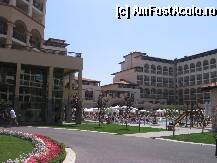 [P04] Curtea interioara si piscinele » foto by Millenababy
 - 
<span class="allrVoted glyphicon glyphicon-heart hidden" id="av13422"></span>
<a class="m-l-10 hidden" id="sv13422" onclick="voting_Foto_DelVot(,13422,1941)" role="button">șterge vot <span class="glyphicon glyphicon-remove"></span></a>
<a id="v913422" class=" c-red"  onclick="voting_Foto_SetVot(13422)" role="button"><span class="glyphicon glyphicon-heart-empty"></span> <b>LIKE</b> = Votează poza</a> <img class="hidden"  id="f13422W9" src="/imagini/loader.gif" border="0" /><span class="AjErrMes hidden" id="e13422ErM"></span>