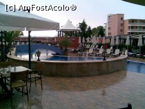 [P32] Piscina și, în fundal, restaurantul sârbesc » foto by puiutea
 - 
<span class="allrVoted glyphicon glyphicon-heart hidden" id="av785158"></span>
<a class="m-l-10 hidden" id="sv785158" onclick="voting_Foto_DelVot(,785158,1943)" role="button">șterge vot <span class="glyphicon glyphicon-remove"></span></a>
<a id="v9785158" class=" c-red"  onclick="voting_Foto_SetVot(785158)" role="button"><span class="glyphicon glyphicon-heart-empty"></span> <b>LIKE</b> = Votează poza</a> <img class="hidden"  id="f785158W9" src="/imagini/loader.gif" border="0" /><span class="AjErrMes hidden" id="e785158ErM"></span>