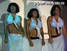 [P13] teatru » foto by cosminp
 - 
<span class="allrVoted glyphicon glyphicon-heart hidden" id="av36673"></span>
<a class="m-l-10 hidden" id="sv36673" onclick="voting_Foto_DelVot(,36673,1946)" role="button">șterge vot <span class="glyphicon glyphicon-remove"></span></a>
<a id="v936673" class=" c-red"  onclick="voting_Foto_SetVot(36673)" role="button"><span class="glyphicon glyphicon-heart-empty"></span> <b>LIKE</b> = Votează poza</a> <img class="hidden"  id="f36673W9" src="/imagini/loader.gif" border="0" /><span class="AjErrMes hidden" id="e36673ErM"></span>