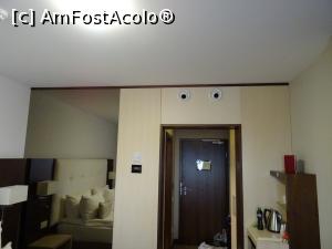 [P14] Imagine spre hol - Hotel Transilvania - Alba Iulia.  » foto by tata123 🔱
 - 
<span class="allrVoted glyphicon glyphicon-heart hidden" id="av950798"></span>
<a class="m-l-10 hidden" id="sv950798" onclick="voting_Foto_DelVot(,950798,1970)" role="button">șterge vot <span class="glyphicon glyphicon-remove"></span></a>
<a id="v9950798" class=" c-red"  onclick="voting_Foto_SetVot(950798)" role="button"><span class="glyphicon glyphicon-heart-empty"></span> <b>LIKE</b> = Votează poza</a> <img class="hidden"  id="f950798W9" src="/imagini/loader.gif" border="0" /><span class="AjErrMes hidden" id="e950798ErM"></span>