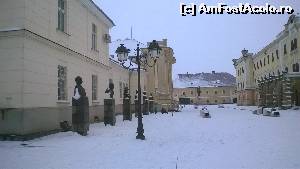 [P07] In dreapta, Muzeul Unirii, pe care va recomand calduros sa-l vizitati. In stanga se afla Sala Unirii, unde a fost parafata Marea Unire de la 1 decembrie 1918.  » foto by StevenWhite
 - 
<span class="allrVoted glyphicon glyphicon-heart hidden" id="av603443"></span>
<a class="m-l-10 hidden" id="sv603443" onclick="voting_Foto_DelVot(,603443,1976)" role="button">șterge vot <span class="glyphicon glyphicon-remove"></span></a>
<a id="v9603443" class=" c-red"  onclick="voting_Foto_SetVot(603443)" role="button"><span class="glyphicon glyphicon-heart-empty"></span> <b>LIKE</b> = Votează poza</a> <img class="hidden"  id="f603443W9" src="/imagini/loader.gif" border="0" /><span class="AjErrMes hidden" id="e603443ErM"></span>