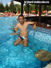 [P07] Bar cu scaune in apa, la piscina » foto by bobchi
 - 
<span class="allrVoted glyphicon glyphicon-heart hidden" id="av251509"></span>
<a class="m-l-10 hidden" id="sv251509" onclick="voting_Foto_DelVot(,251509,1998)" role="button">șterge vot <span class="glyphicon glyphicon-remove"></span></a>
<a id="v9251509" class=" c-red"  onclick="voting_Foto_SetVot(251509)" role="button"><span class="glyphicon glyphicon-heart-empty"></span> <b>LIKE</b> = Votează poza</a> <img class="hidden"  id="f251509W9" src="/imagini/loader.gif" border="0" /><span class="AjErrMes hidden" id="e251509ErM"></span>