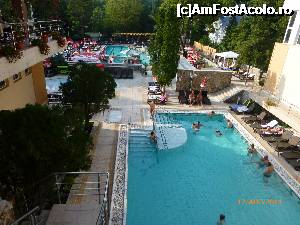 [P01] Nu va uitati la piscine, puneti mana pe un sezlong, in august e bataie pe ele. Nu te pune cu pensionarii care le pastreaza toata ziua, desi ei dorm prin camere, sa nu le creasca tensiunea in concediu...  » foto by marianb
 - 
<span class="allrVoted glyphicon glyphicon-heart hidden" id="av705314"></span>
<a class="m-l-10 hidden" id="sv705314" onclick="voting_Foto_DelVot(,705314,2019)" role="button">șterge vot <span class="glyphicon glyphicon-remove"></span></a>
<a id="v9705314" class=" c-red"  onclick="voting_Foto_SetVot(705314)" role="button"><span class="glyphicon glyphicon-heart-empty"></span> <b>LIKE</b> = Votează poza</a> <img class="hidden"  id="f705314W9" src="/imagini/loader.gif" border="0" /><span class="AjErrMes hidden" id="e705314ErM"></span>