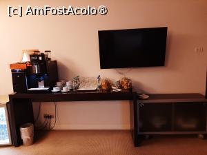 [P17] Business lounge- TV și zona pentru pregătirea cafelei și a ceaiului » foto by roxxie
 - 
<span class="allrVoted glyphicon glyphicon-heart hidden" id="av1514399"></span>
<a class="m-l-10 hidden" id="sv1514399" onclick="voting_Foto_DelVot(,1514399,2111)" role="button">șterge vot <span class="glyphicon glyphicon-remove"></span></a>
<a id="v91514399" class=" c-red"  onclick="voting_Foto_SetVot(1514399)" role="button"><span class="glyphicon glyphicon-heart-empty"></span> <b>LIKE</b> = Votează poza</a> <img class="hidden"  id="f1514399W9" src="/imagini/loader.gif" border="0" /><span class="AjErrMes hidden" id="e1514399ErM"></span>