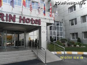 [P01] Hotel Rin Airport 4* - o locatie ideala pentru cei care au rezervate zboruri de pe aeroportul Otopeni.  » foto by Alina53
 - 
<span class="allrVoted glyphicon glyphicon-heart hidden" id="av404202"></span>
<a class="m-l-10 hidden" id="sv404202" onclick="voting_Foto_DelVot(,404202,2113)" role="button">șterge vot <span class="glyphicon glyphicon-remove"></span></a>
<a id="v9404202" class=" c-red"  onclick="voting_Foto_SetVot(404202)" role="button"><span class="glyphicon glyphicon-heart-empty"></span> <b>LIKE</b> = Votează poza</a> <img class="hidden"  id="f404202W9" src="/imagini/loader.gif" border="0" /><span class="AjErrMes hidden" id="e404202ErM"></span>