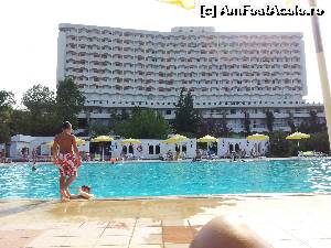 [P08] Piscina hotel Athos » foto by alicera2001
 - 
<span class="allrVoted glyphicon glyphicon-heart hidden" id="av555365"></span>
<a class="m-l-10 hidden" id="sv555365" onclick="voting_Foto_DelVot(,555365,2167)" role="button">șterge vot <span class="glyphicon glyphicon-remove"></span></a>
<a id="v9555365" class=" c-red"  onclick="voting_Foto_SetVot(555365)" role="button"><span class="glyphicon glyphicon-heart-empty"></span> <b>LIKE</b> = Votează poza</a> <img class="hidden"  id="f555365W9" src="/imagini/loader.gif" border="0" /><span class="AjErrMes hidden" id="e555365ErM"></span>