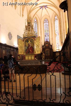 [P11] Colmar, Biserica Dominicanilor, interior, altarul cu celebra Fecioara în grădina cu trandafiri a lui Martin Schongauer » foto by mprofeanu
 - 
<span class="allrVoted glyphicon glyphicon-heart hidden" id="av891138"></span>
<a class="m-l-10 hidden" id="sv891138" onclick="voting_Foto_DelVot(,891138,2237)" role="button">șterge vot <span class="glyphicon glyphicon-remove"></span></a>
<a id="v9891138" class=" c-red"  onclick="voting_Foto_SetVot(891138)" role="button"><span class="glyphicon glyphicon-heart-empty"></span> <b>LIKE</b> = Votează poza</a> <img class="hidden"  id="f891138W9" src="/imagini/loader.gif" border="0" /><span class="AjErrMes hidden" id="e891138ErM"></span>