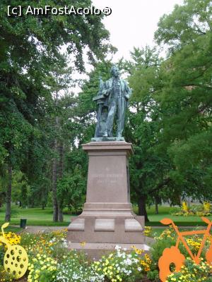 [P60] Monument Bartholdi » foto by Carmen Ion
 - 
<span class="allrVoted glyphicon glyphicon-heart hidden" id="av1121373"></span>
<a class="m-l-10 hidden" id="sv1121373" onclick="voting_Foto_DelVot(,1121373,2237)" role="button">șterge vot <span class="glyphicon glyphicon-remove"></span></a>
<a id="v91121373" class=" c-red"  onclick="voting_Foto_SetVot(1121373)" role="button"><span class="glyphicon glyphicon-heart-empty"></span> <b>LIKE</b> = Votează poza</a> <img class="hidden"  id="f1121373W9" src="/imagini/loader.gif" border="0" /><span class="AjErrMes hidden" id="e1121373ErM"></span>