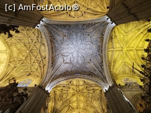 [P26] Catedrala din Sevilia, cupola.  » foto by Aurici
 - 
<span class="allrVoted glyphicon glyphicon-heart hidden" id="av1093174"></span>
<a class="m-l-10 hidden" id="sv1093174" onclick="voting_Foto_DelVot(,1093174,2251)" role="button">șterge vot <span class="glyphicon glyphicon-remove"></span></a>
<a id="v91093174" class=" c-red"  onclick="voting_Foto_SetVot(1093174)" role="button"><span class="glyphicon glyphicon-heart-empty"></span> <b>LIKE</b> = Votează poza</a> <img class="hidden"  id="f1093174W9" src="/imagini/loader.gif" border="0" /><span class="AjErrMes hidden" id="e1093174ErM"></span>