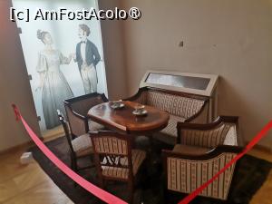 [P12] Mobilier de epoca » foto by dorgo
 - 
<span class="allrVoted glyphicon glyphicon-heart hidden" id="av1395362"></span>
<a class="m-l-10 hidden" id="sv1395362" onclick="voting_Foto_DelVot(,1395362,2330)" role="button">șterge vot <span class="glyphicon glyphicon-remove"></span></a>
<a id="v91395362" class=" c-red"  onclick="voting_Foto_SetVot(1395362)" role="button"><span class="glyphicon glyphicon-heart-empty"></span> <b>LIKE</b> = Votează poza</a> <img class="hidden"  id="f1395362W9" src="/imagini/loader.gif" border="0" /><span class="AjErrMes hidden" id="e1395362ErM"></span>