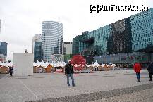 [P17] Sedii de firme din La Defense » foto by tempesta55
 - 
<span class="allrVoted glyphicon glyphicon-heart hidden" id="av283836"></span>
<a class="m-l-10 hidden" id="sv283836" onclick="voting_Foto_DelVot(,283836,2333)" role="button">șterge vot <span class="glyphicon glyphicon-remove"></span></a>
<a id="v9283836" class=" c-red"  onclick="voting_Foto_SetVot(283836)" role="button"><span class="glyphicon glyphicon-heart-empty"></span> <b>LIKE</b> = Votează poza</a> <img class="hidden"  id="f283836W9" src="/imagini/loader.gif" border="0" /><span class="AjErrMes hidden" id="e283836ErM"></span>