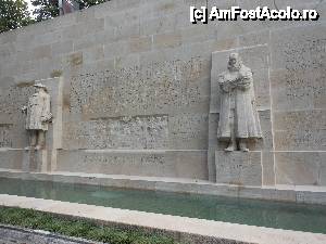 [P17] Geneva - Monument de la Réformation, bazoreliefiri şi texte inscripţionate pe zid marcând principalele momente din istoria Reformei.  » foto by iulianic
 - 
<span class="allrVoted glyphicon glyphicon-heart hidden" id="av417669"></span>
<a class="m-l-10 hidden" id="sv417669" onclick="voting_Foto_DelVot(,417669,2384)" role="button">șterge vot <span class="glyphicon glyphicon-remove"></span></a>
<a id="v9417669" class=" c-red"  onclick="voting_Foto_SetVot(417669)" role="button"><span class="glyphicon glyphicon-heart-empty"></span> <b>LIKE</b> = Votează poza</a> <img class="hidden"  id="f417669W9" src="/imagini/loader.gif" border="0" /><span class="AjErrMes hidden" id="e417669ErM"></span>