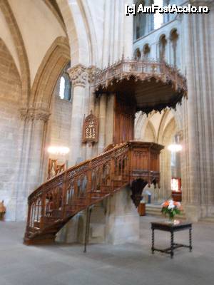 [P29] Geneva - Cathédrale de Saint Pierre, interior.  » foto by iulianic
 - 
<span class="allrVoted glyphicon glyphicon-heart hidden" id="av417681"></span>
<a class="m-l-10 hidden" id="sv417681" onclick="voting_Foto_DelVot(,417681,2384)" role="button">șterge vot <span class="glyphicon glyphicon-remove"></span></a>
<a id="v9417681" class=" c-red"  onclick="voting_Foto_SetVot(417681)" role="button"><span class="glyphicon glyphicon-heart-empty"></span> <b>LIKE</b> = Votează poza</a> <img class="hidden"  id="f417681W9" src="/imagini/loader.gif" border="0" /><span class="AjErrMes hidden" id="e417681ErM"></span>