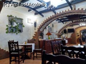 [P04] Hotel Carol - restaurantul de la subsol (în care se serveste doar micul dejun) » foto by calator2000
 - 
<span class="allrVoted glyphicon glyphicon-heart hidden" id="av1108169"></span>
<a class="m-l-10 hidden" id="sv1108169" onclick="voting_Foto_DelVot(,1108169,2413)" role="button">șterge vot <span class="glyphicon glyphicon-remove"></span></a>
<a id="v91108169" class=" c-red"  onclick="voting_Foto_SetVot(1108169)" role="button"><span class="glyphicon glyphicon-heart-empty"></span> <b>LIKE</b> = Votează poza</a> <img class="hidden"  id="f1108169W9" src="/imagini/loader.gif" border="0" /><span class="AjErrMes hidden" id="e1108169ErM"></span>