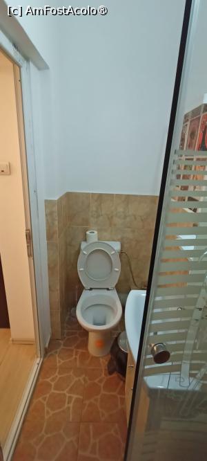 [P12] am facut poza din dus care arata baia mai mare decat este » foto by Eta Nicolette
 - 
<span class="allrVoted glyphicon glyphicon-heart hidden" id="av1498317"></span>
<a class="m-l-10 hidden" id="sv1498317" onclick="voting_Foto_DelVot(,1498317,2429)" role="button">șterge vot <span class="glyphicon glyphicon-remove"></span></a>
<a id="v91498317" class=" c-red"  onclick="voting_Foto_SetVot(1498317)" role="button"><span class="glyphicon glyphicon-heart-empty"></span> <b>LIKE</b> = Votează poza</a> <img class="hidden"  id="f1498317W9" src="/imagini/loader.gif" border="0" /><span class="AjErrMes hidden" id="e1498317ErM"></span>