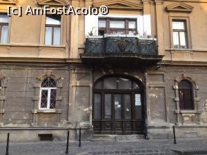 [P15] Studio Szilvia - Asa se vede adresa din strada, apartamentul nu este cu vedere aici, dar ca sa vedeti cum isi aranjeaza omul locul doar cat cred ca are nevoie (vezi balcon)  » foto by mishu
 - 
<span class="allrVoted glyphicon glyphicon-heart hidden" id="av902904"></span>
<a class="m-l-10 hidden" id="sv902904" onclick="voting_Foto_DelVot(,902904,2429)" role="button">șterge vot <span class="glyphicon glyphicon-remove"></span></a>
<a id="v9902904" class=" c-red"  onclick="voting_Foto_SetVot(902904)" role="button"><span class="glyphicon glyphicon-heart-empty"></span> <b>LIKE</b> = Votează poza</a> <img class="hidden"  id="f902904W9" src="/imagini/loader.gif" border="0" /><span class="AjErrMes hidden" id="e902904ErM"></span>