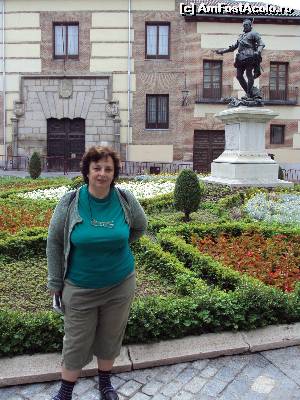 [P08] Plaza de la Villa, cu mica grădină cu flori şi statuia lui Don Alvaro de Bazan, initiatorul Armadei spaniole.  » foto by Carmen Ion
 - 
<span class="allrVoted glyphicon glyphicon-heart hidden" id="av612934"></span>
<a class="m-l-10 hidden" id="sv612934" onclick="voting_Foto_DelVot(,612934,2442)" role="button">șterge vot <span class="glyphicon glyphicon-remove"></span></a>
<a id="v9612934" class=" c-red"  onclick="voting_Foto_SetVot(612934)" role="button"><span class="glyphicon glyphicon-heart-empty"></span> <b>LIKE</b> = Votează poza</a> <img class="hidden"  id="f612934W9" src="/imagini/loader.gif" border="0" /><span class="AjErrMes hidden" id="e612934ErM"></span>