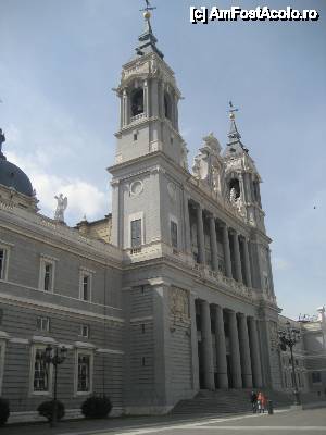 [P22] Palatul Regal fatada spre Plazza Oriente.  » foto by viviv
 - 
<span class="allrVoted glyphicon glyphicon-heart hidden" id="av408921"></span>
<a class="m-l-10 hidden" id="sv408921" onclick="voting_Foto_DelVot(,408921,2442)" role="button">șterge vot <span class="glyphicon glyphicon-remove"></span></a>
<a id="v9408921" class=" c-red"  onclick="voting_Foto_SetVot(408921)" role="button"><span class="glyphicon glyphicon-heart-empty"></span> <b>LIKE</b> = Votează poza</a> <img class="hidden"  id="f408921W9" src="/imagini/loader.gif" border="0" /><span class="AjErrMes hidden" id="e408921ErM"></span>