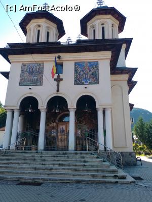 [P12] Biserica din stațiune așteaptă credincioșii la slujbe . Preotul ni s a părut un slujitor deosebit, cu vocea blândă, clară, pătrunzătoare..Cântărețul cu o voce aparte, am fost impresionați! » foto by Cici2023
 - 
<span class="allrVoted glyphicon glyphicon-heart hidden" id="av1381332"></span>
<a class="m-l-10 hidden" id="sv1381332" onclick="voting_Foto_DelVot(,1381332,2457)" role="button">șterge vot <span class="glyphicon glyphicon-remove"></span></a>
<a id="v91381332" class=" c-red"  onclick="voting_Foto_SetVot(1381332)" role="button"><span class="glyphicon glyphicon-heart-empty"></span> <b>LIKE</b> = Votează poza</a> <img class="hidden"  id="f1381332W9" src="/imagini/loader.gif" border="0" /><span class="AjErrMes hidden" id="e1381332ErM"></span>