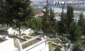 [P30] Cimitirul musulman, terasat, care se întinde pe un colt de deal. Cel mai mare cimitir pe care l-am văzut.  » foto by Aurici
 - 
<span class="allrVoted glyphicon glyphicon-heart hidden" id="av692177"></span>
<a class="m-l-10 hidden" id="sv692177" onclick="voting_Foto_DelVot(,692177,2468)" role="button">șterge vot <span class="glyphicon glyphicon-remove"></span></a>
<a id="v9692177" class=" c-red"  onclick="voting_Foto_SetVot(692177)" role="button"><span class="glyphicon glyphicon-heart-empty"></span> <b>LIKE</b> = Votează poza</a> <img class="hidden"  id="f692177W9" src="/imagini/loader.gif" border="0" /><span class="AjErrMes hidden" id="e692177ErM"></span>