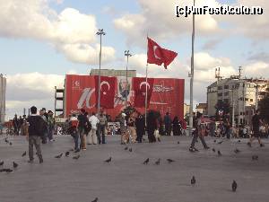 [P04] Piaţa Taksim, cu nelipsiţii porumbei » foto by Carmen Ion
 - 
<span class="allrVoted glyphicon glyphicon-heart hidden" id="av565523"></span>
<a class="m-l-10 hidden" id="sv565523" onclick="voting_Foto_DelVot(,565523,2468)" role="button">șterge vot <span class="glyphicon glyphicon-remove"></span></a>
<a id="v9565523" class=" c-red"  onclick="voting_Foto_SetVot(565523)" role="button"><span class="glyphicon glyphicon-heart-empty"></span> <b>LIKE</b> = Votează poza</a> <img class="hidden"  id="f565523W9" src="/imagini/loader.gif" border="0" /><span class="AjErrMes hidden" id="e565523ErM"></span>