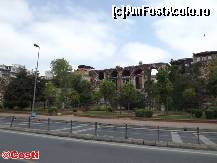 [P04] O imagine mai amplă a ruinelor aceluiaşi palat Bukoleon, situat pe bulevardul Kennedy. » foto by Costi
 - 
<span class="allrVoted glyphicon glyphicon-heart hidden" id="av420119"></span>
<a class="m-l-10 hidden" id="sv420119" onclick="voting_Foto_DelVot(,420119,2468)" role="button">șterge vot <span class="glyphicon glyphicon-remove"></span></a>
<a id="v9420119" class=" c-red"  onclick="voting_Foto_SetVot(420119)" role="button"><span class="glyphicon glyphicon-heart-empty"></span> <b>LIKE</b> = Votează poza</a> <img class="hidden"  id="f420119W9" src="/imagini/loader.gif" border="0" /><span class="AjErrMes hidden" id="e420119ErM"></span>