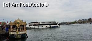 [P102] Vas(stânga) în care se prepară vestitul  <i>balık ekmek</i> la Eminönü » foto by irinad
 - 
<span class="allrVoted glyphicon glyphicon-heart hidden" id="av1362977"></span>
<a class="m-l-10 hidden" id="sv1362977" onclick="voting_Foto_DelVot(,1362977,2468)" role="button">șterge vot <span class="glyphicon glyphicon-remove"></span></a>
<a id="v91362977" class=" c-red"  onclick="voting_Foto_SetVot(1362977)" role="button"><span class="glyphicon glyphicon-heart-empty"></span> <b>LIKE</b> = Votează poza</a> <img class="hidden"  id="f1362977W9" src="/imagini/loader.gif" border="0" /><span class="AjErrMes hidden" id="e1362977ErM"></span>