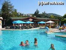 [P53] Restaurantul, vazut peste piscina. In poze piscina pare mai mare decat este de fapt :) » foto by DoreD
 - 
<span class="allrVoted glyphicon glyphicon-heart hidden" id="av234474"></span>
<a class="m-l-10 hidden" id="sv234474" onclick="voting_Foto_DelVot(,234474,2496)" role="button">șterge vot <span class="glyphicon glyphicon-remove"></span></a>
<a id="v9234474" class=" c-red"  onclick="voting_Foto_SetVot(234474)" role="button"><span class="glyphicon glyphicon-heart-empty"></span> <b>LIKE</b> = Votează poza</a> <img class="hidden"  id="f234474W9" src="/imagini/loader.gif" border="0" /><span class="AjErrMes hidden" id="e234474ErM"></span>