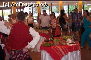 [P02] Seara greceasca la restaurant » foto by hakkoo
 - 
<span class="allrVoted glyphicon glyphicon-heart hidden" id="av764279"></span>
<a class="m-l-10 hidden" id="sv764279" onclick="voting_Foto_DelVot(,764279,2496)" role="button">șterge vot <span class="glyphicon glyphicon-remove"></span></a>
<a id="v9764279" class=" c-red"  onclick="voting_Foto_SetVot(764279)" role="button"><span class="glyphicon glyphicon-heart-empty"></span> <b>LIKE</b> = Votează poza</a> <img class="hidden"  id="f764279W9" src="/imagini/loader.gif" border="0" /><span class="AjErrMes hidden" id="e764279ErM"></span>