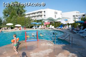 [P06] Piscina hotelului » foto by hakkoo
 - 
<span class="allrVoted glyphicon glyphicon-heart hidden" id="av764283"></span>
<a class="m-l-10 hidden" id="sv764283" onclick="voting_Foto_DelVot(,764283,2496)" role="button">șterge vot <span class="glyphicon glyphicon-remove"></span></a>
<a id="v9764283" class=" c-red"  onclick="voting_Foto_SetVot(764283)" role="button"><span class="glyphicon glyphicon-heart-empty"></span> <b>LIKE</b> = Votează poza</a> <img class="hidden"  id="f764283W9" src="/imagini/loader.gif" border="0" /><span class="AjErrMes hidden" id="e764283ErM"></span>