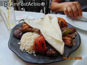 [P29] platou cu carne orez legume » foto by Yolanda
 - 
<span class="allrVoted glyphicon glyphicon-heart hidden" id="av1496146"></span>
<a class="m-l-10 hidden" id="sv1496146" onclick="voting_Foto_DelVot(,1496146,2497)" role="button">șterge vot <span class="glyphicon glyphicon-remove"></span></a>
<a id="v91496146" class=" c-red"  onclick="voting_Foto_SetVot(1496146)" role="button"><span class="glyphicon glyphicon-heart-empty"></span> <b>LIKE</b> = Votează poza</a> <img class="hidden"  id="f1496146W9" src="/imagini/loader.gif" border="0" /><span class="AjErrMes hidden" id="e1496146ErM"></span>