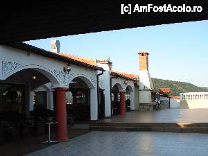 [P34] Hotel Royal Park - terasa rest. Sozopol » foto by nicole33
 - 
<span class="allrVoted glyphicon glyphicon-heart hidden" id="av406247"></span>
<a class="m-l-10 hidden" id="sv406247" onclick="voting_Foto_DelVot(,406247,2498)" role="button">șterge vot <span class="glyphicon glyphicon-remove"></span></a>
<a id="v9406247" class=" c-red"  onclick="voting_Foto_SetVot(406247)" role="button"><span class="glyphicon glyphicon-heart-empty"></span> <b>LIKE</b> = Votează poza</a> <img class="hidden"  id="f406247W9" src="/imagini/loader.gif" border="0" /><span class="AjErrMes hidden" id="e406247ErM"></span>
