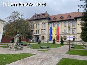 [P34] Craiova - Colegiul National Elena Cuza si statuia lui Ioan Maiorescu » foto by mishu
 - 
<span class="allrVoted glyphicon glyphicon-heart hidden" id="av1344181"></span>
<a class="m-l-10 hidden" id="sv1344181" onclick="voting_Foto_DelVot(,1344181,2510)" role="button">șterge vot <span class="glyphicon glyphicon-remove"></span></a>
<a id="v91344181" class=" c-red"  onclick="voting_Foto_SetVot(1344181)" role="button"><span class="glyphicon glyphicon-heart-empty"></span> <b>LIKE</b> = Votează poza</a> <img class="hidden"  id="f1344181W9" src="/imagini/loader.gif" border="0" /><span class="AjErrMes hidden" id="e1344181ErM"></span>